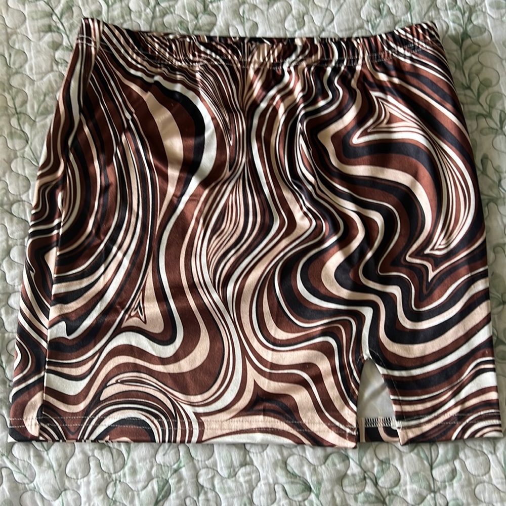 Neutral color skirt